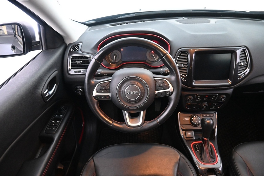 Jeep Compass vaihtoauto