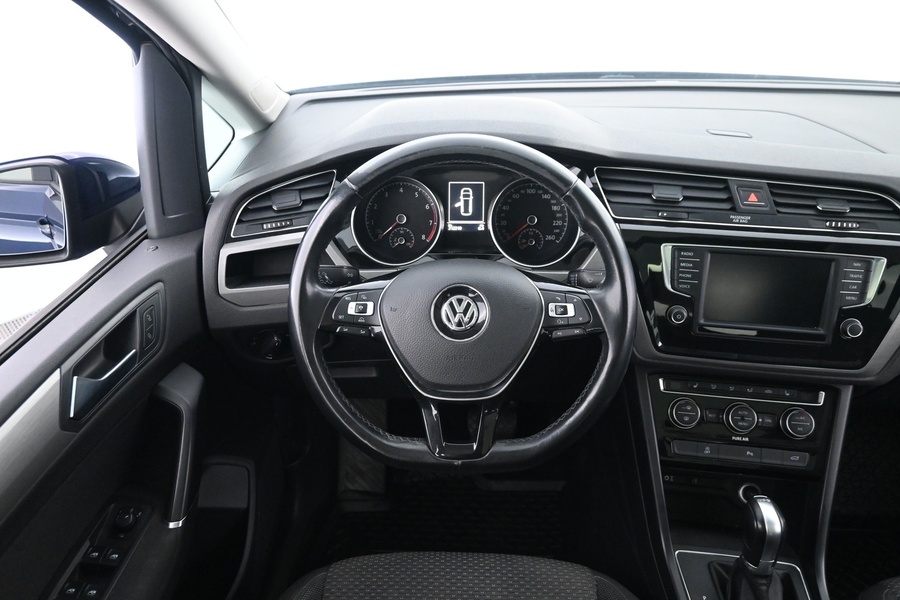 Volkswagen Touran vaihtoauto