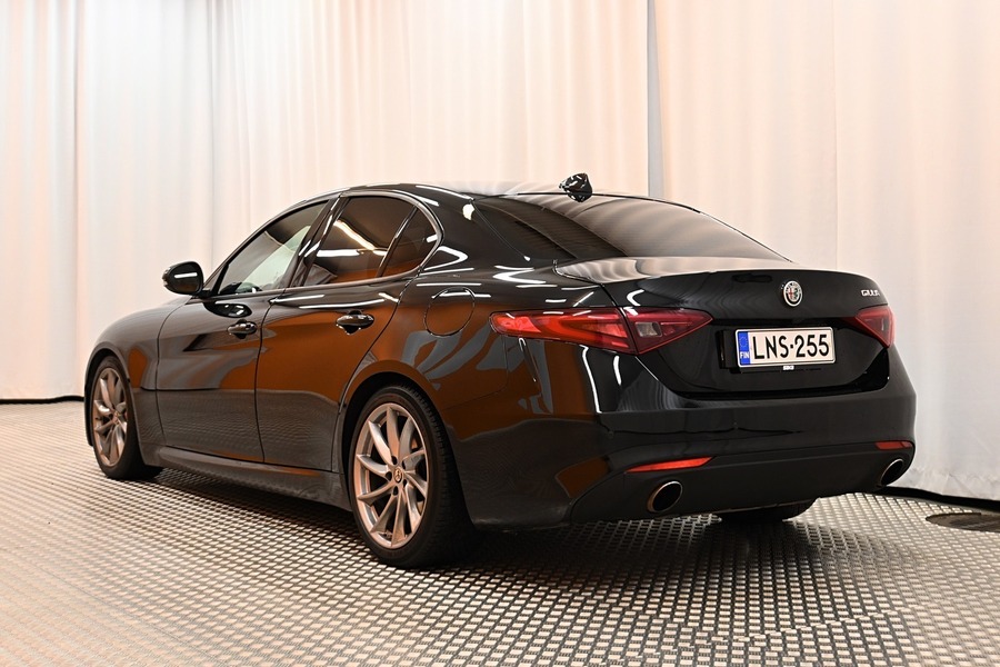 Alfa Romeo Giulia vaihtoauto