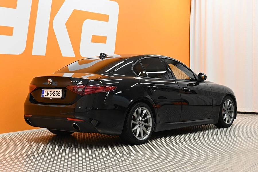 Alfa Romeo Giulia vaihtoauto