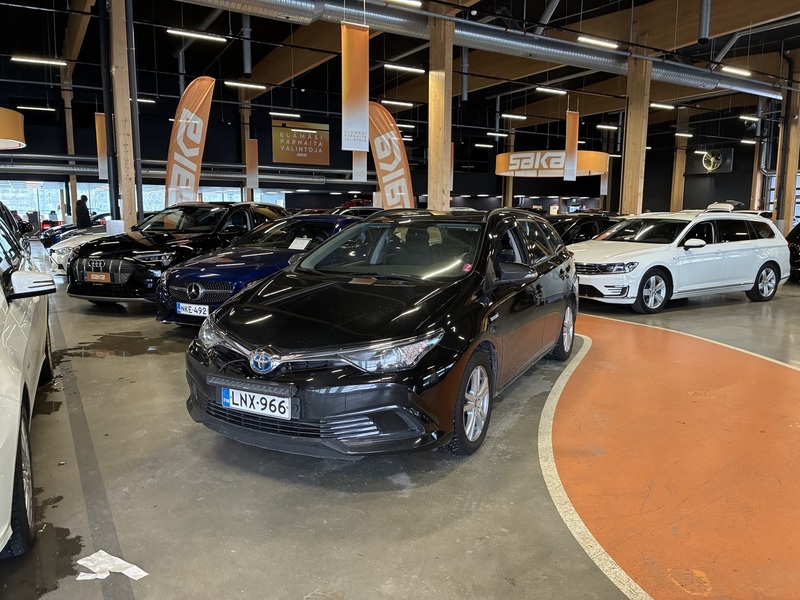 Toyota Auris vaihtoauto