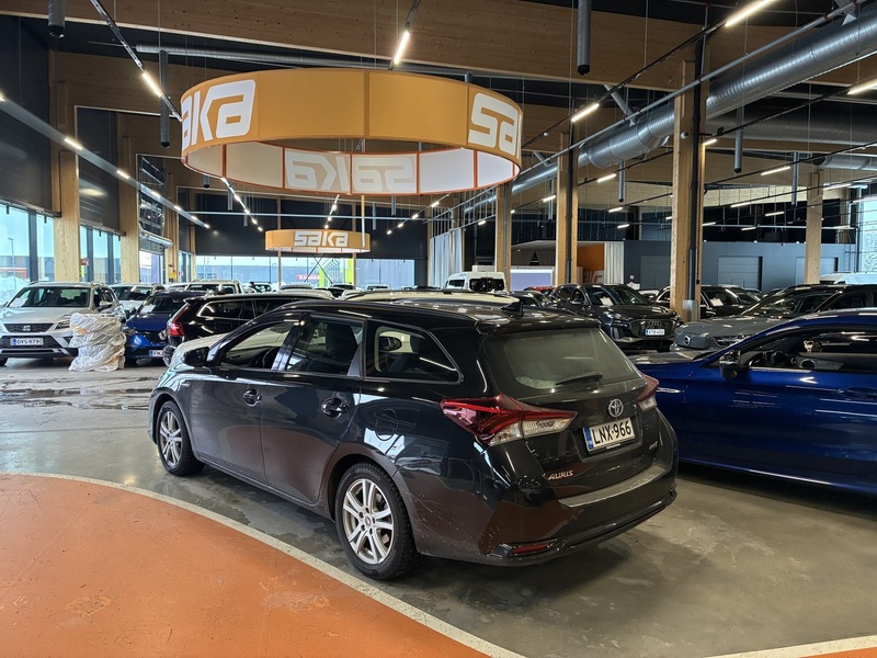 Toyota Auris vaihtoauto