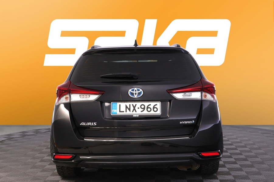 Toyota Auris vaihtoauto