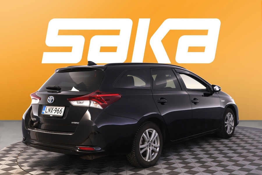 Toyota Auris vaihtoauto