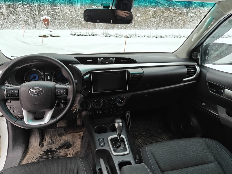 Toyota Hilux vaihtoauto