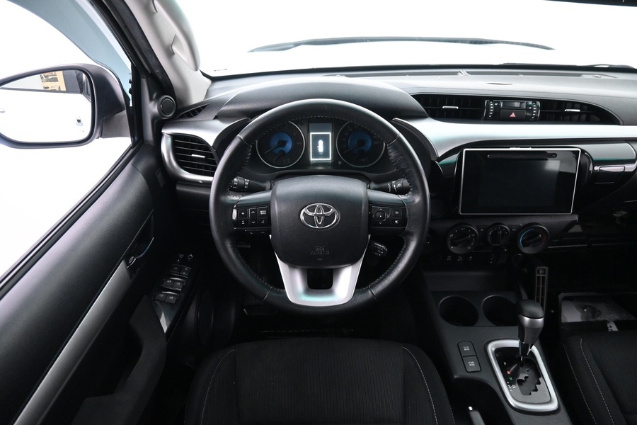 Toyota Hilux vaihtoauto