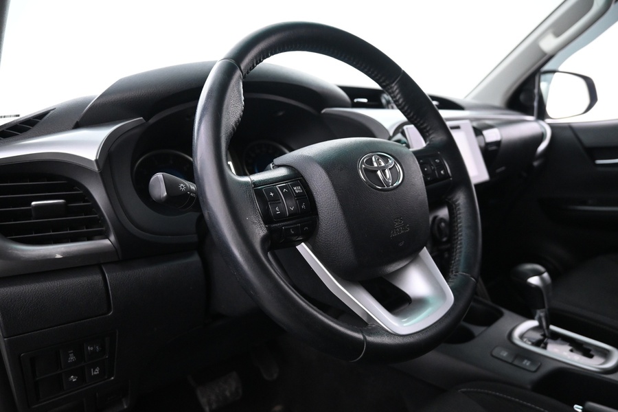 Toyota Hilux vaihtoauto