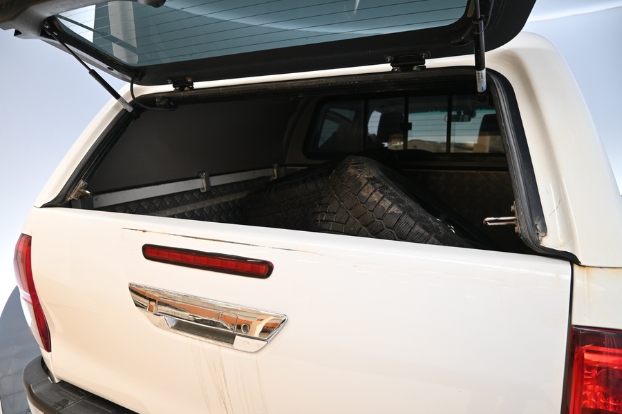 Toyota Hilux vaihtoauto