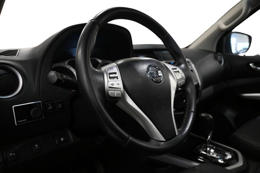 Nissan Navara vaihtoauto