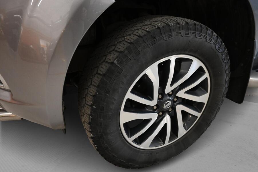 Nissan Navara vaihtoauto