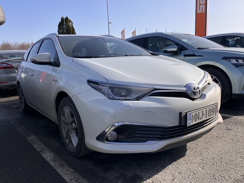 Toyota Auris vaihtoauto