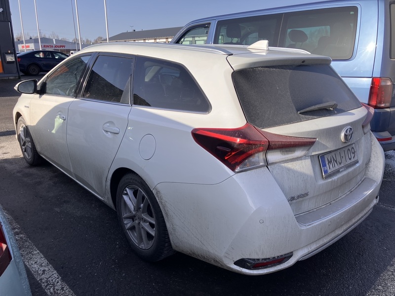 Toyota Auris vaihtoauto