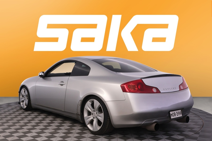 Nissan Skyline vaihtoauto