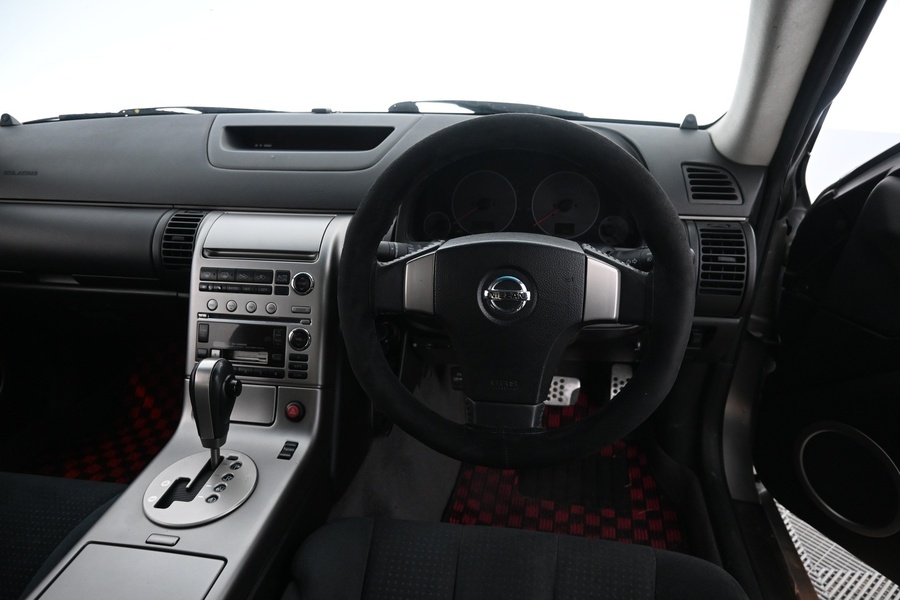 Nissan Skyline vaihtoauto