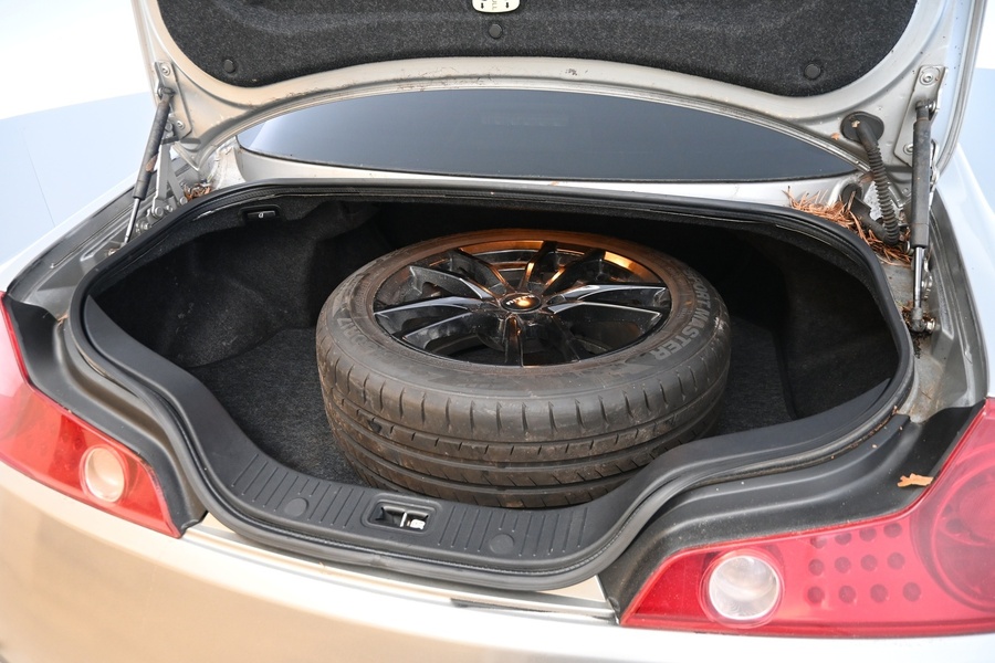 Nissan Skyline vaihtoauto