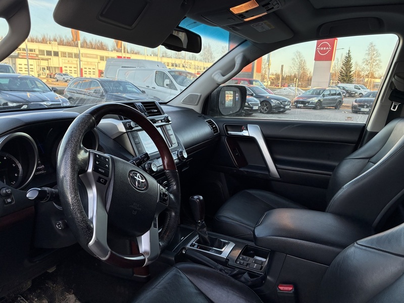 Toyota Land Cruiser vaihtoauto