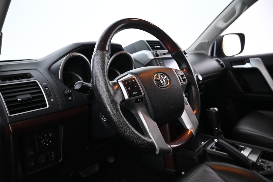 Toyota Land Cruiser vaihtoauto