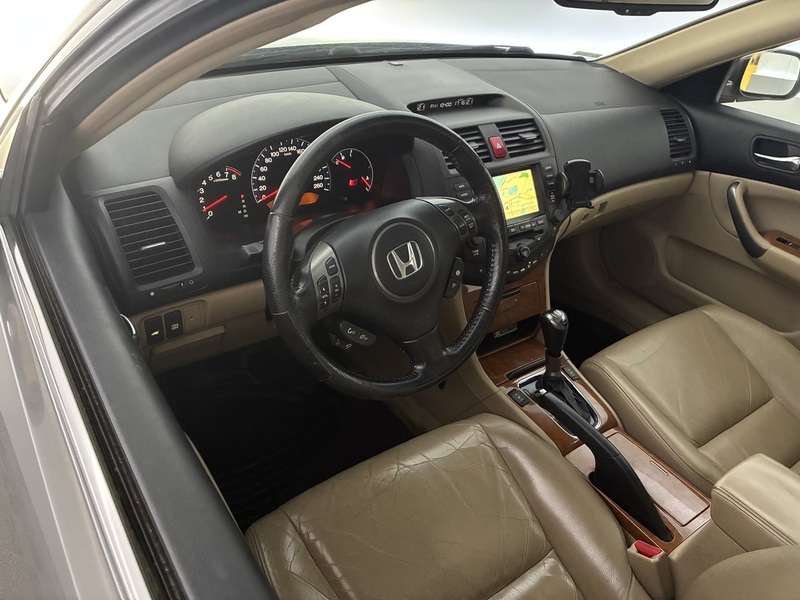 Honda Accord vaihtoauto