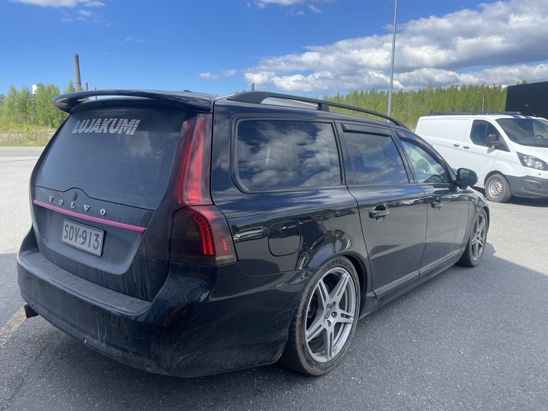 Volvo V70 vaihtoauto