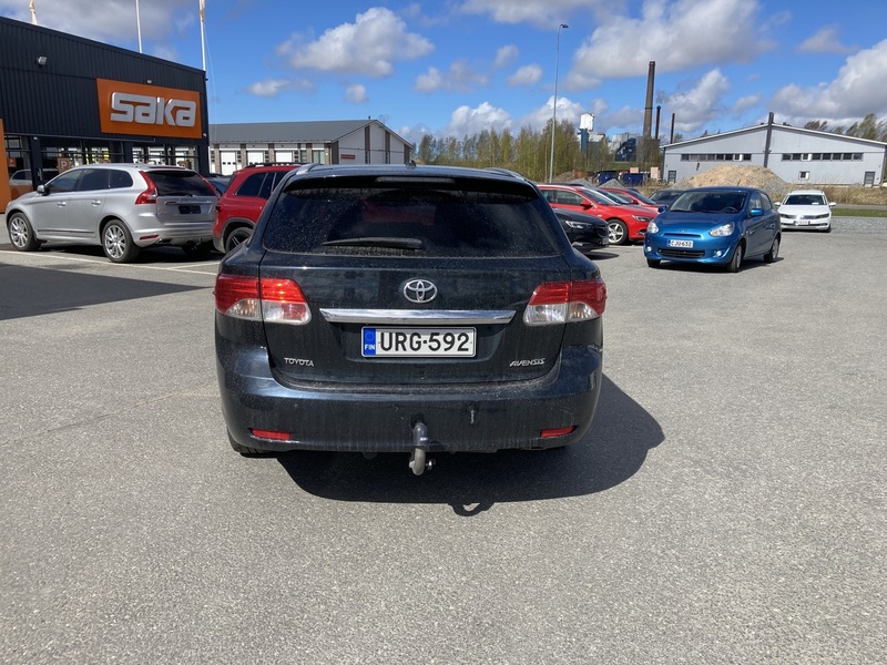 Toyota Avensis vaihtoauto