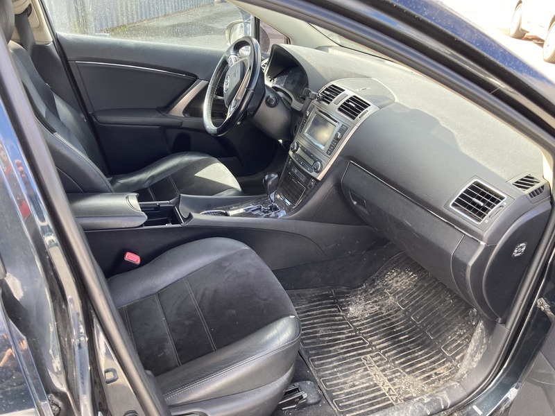 Toyota Avensis vaihtoauto