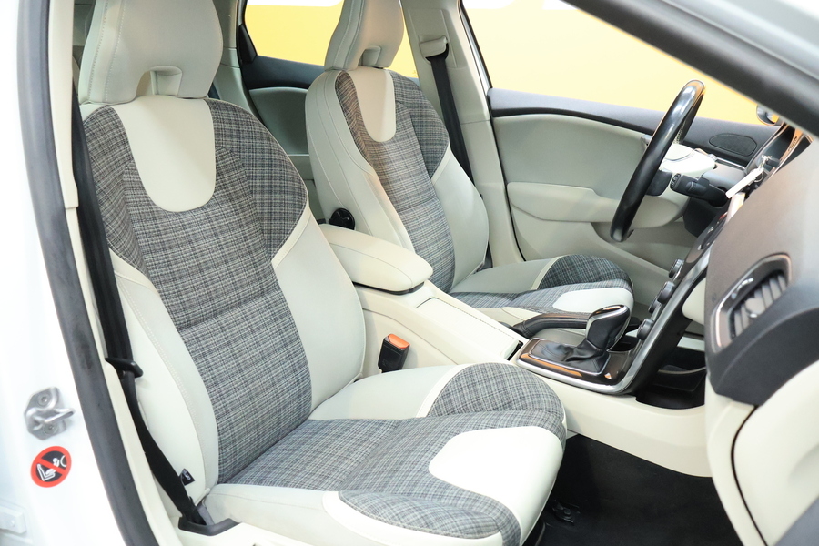 Volvo V40 Cross Country vaihtoauto