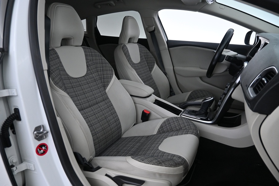 Volvo V40 Cross Country vaihtoauto