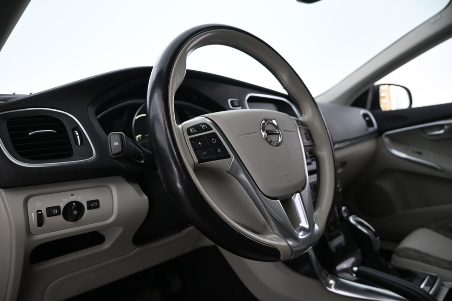 Volvo V40 Cross Country vaihtoauto