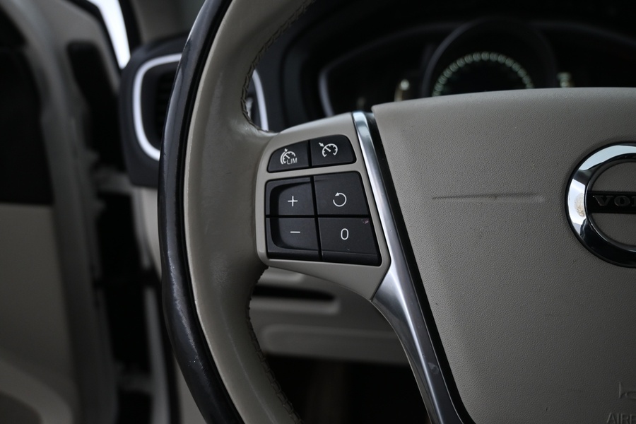 Volvo V40 Cross Country vaihtoauto