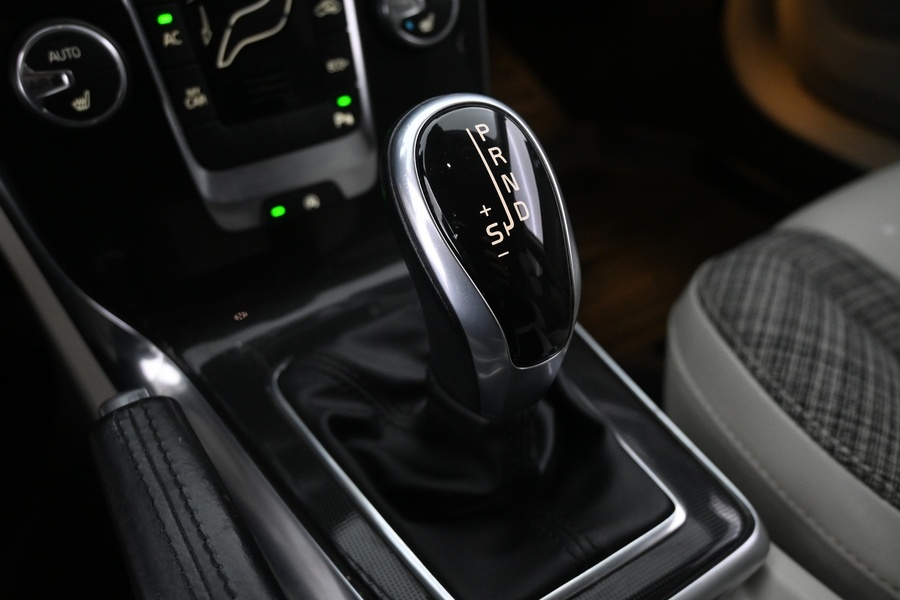 Volvo V40 Cross Country vaihtoauto