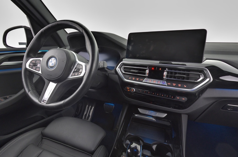 BMW iX3 vaihtoauto