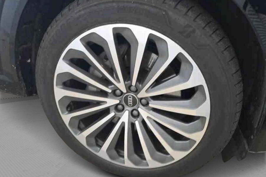 Audi Q8 e-tron vaihtoauto