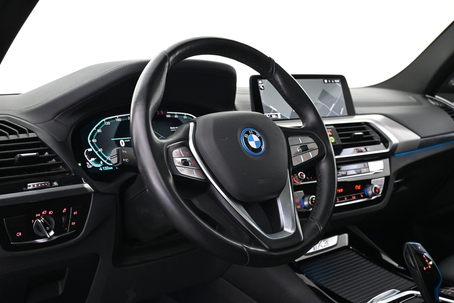 BMW iX3 vaihtoauto