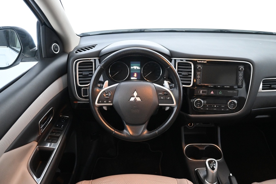 Mitsubishi Outlander PHEV vaihtoauto