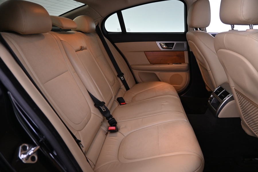 Jaguar XF vaihtoauto