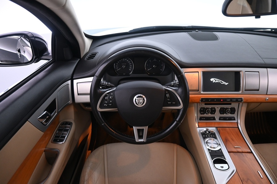 Jaguar XF vaihtoauto
