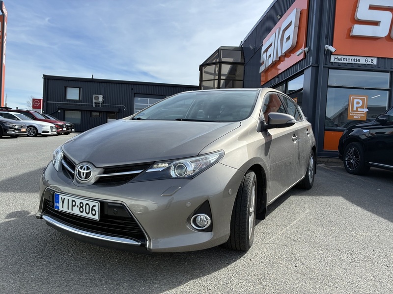 Toyota Auris vaihtoauto