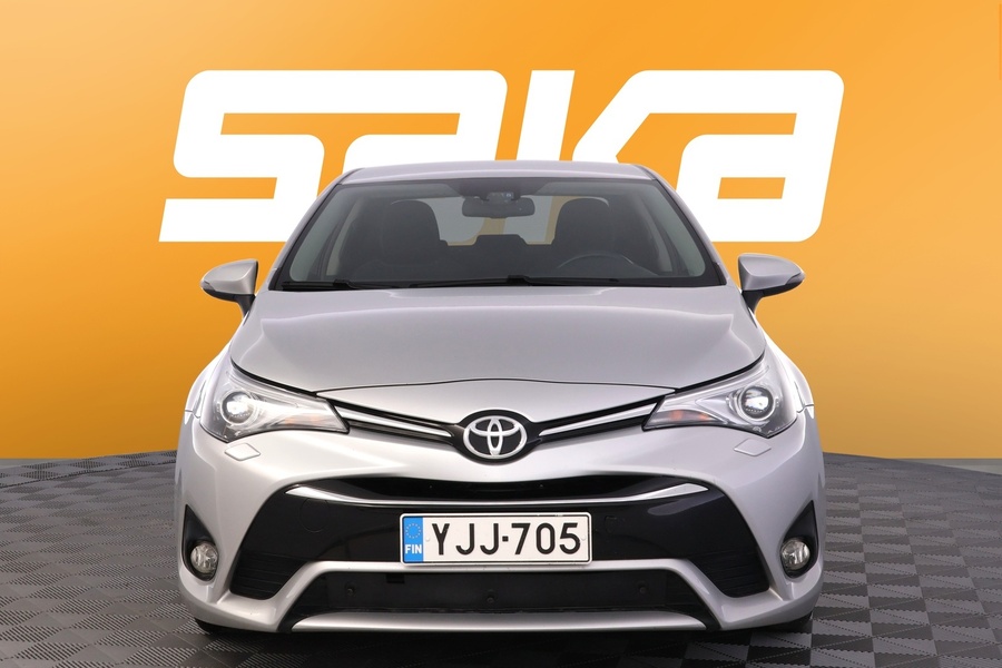 Toyota Avensis vaihtoauto