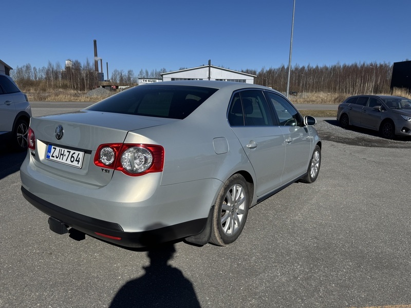 Volkswagen Jetta vaihtoauto