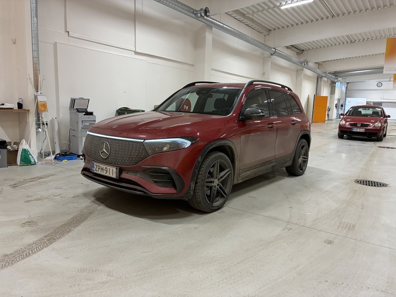 Mercedes-Benz EQB vaihtoauto
