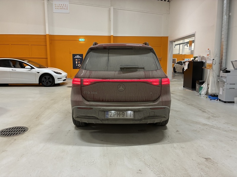 Mercedes-Benz EQB vaihtoauto