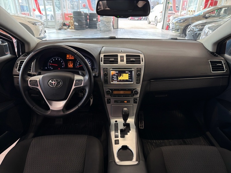 Toyota Avensis vaihtoauto