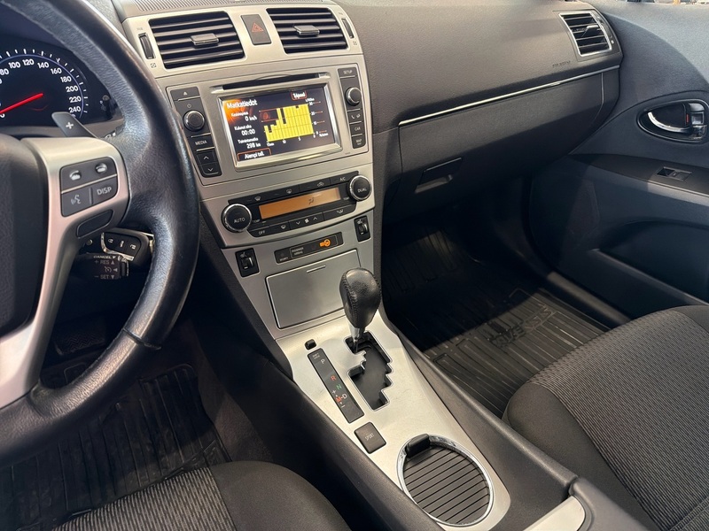 Toyota Avensis vaihtoauto