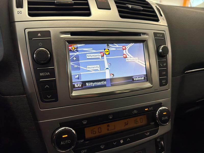 Toyota Avensis vaihtoauto