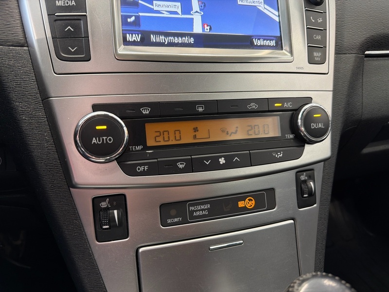 Toyota Avensis vaihtoauto