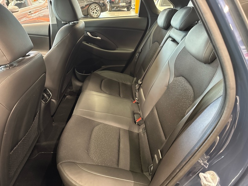 Hyundai i30 5d vaihtoauto