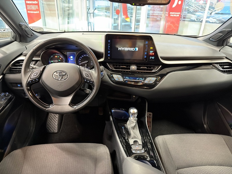 Toyota C-HR vaihtoauto