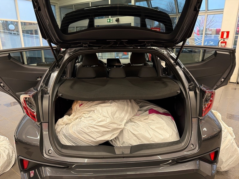 Toyota C-HR vaihtoauto