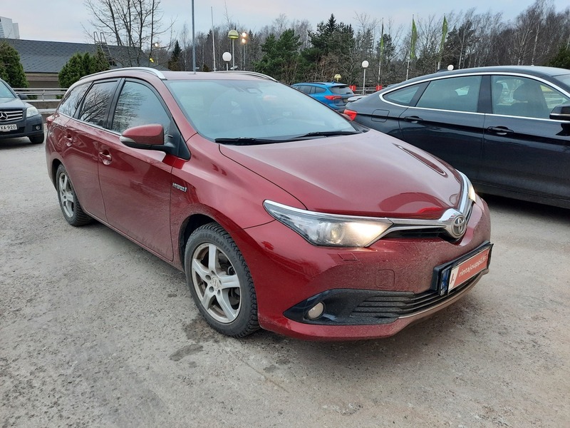 Toyota Auris vaihtoauto