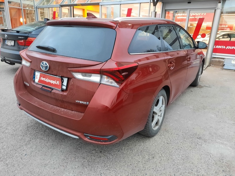 Toyota Auris vaihtoauto